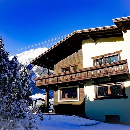 Villa Berghaus Praxmarer à Längenfeld Extérieur photo